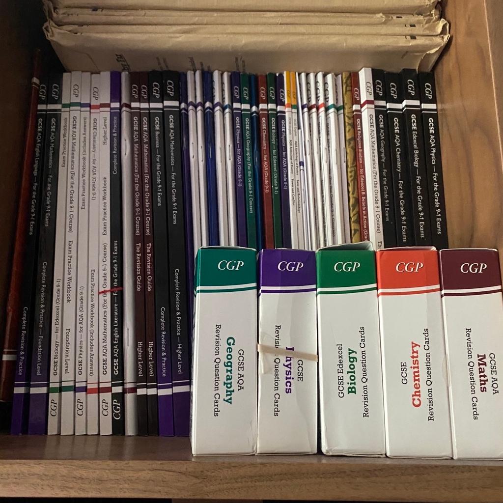 GCSE revision bundle in HD2 Kirklees für 260,00 £ zum Verkauf | Shpock DE