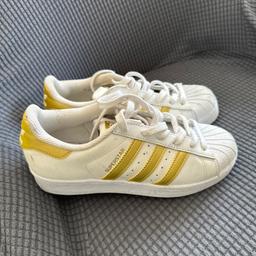 White with gold adidas superstar women’s trainers , bought for £100 want a quick sale, only wore about 5-6 times in total, £20  can deliver for extra or pick up