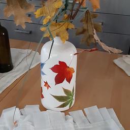 Verkaufe Herbstdeco,Vase m.Kunstblumen,H ca.80 cm, u.dazupassende Bistrostores,2 Stk,zus.€6