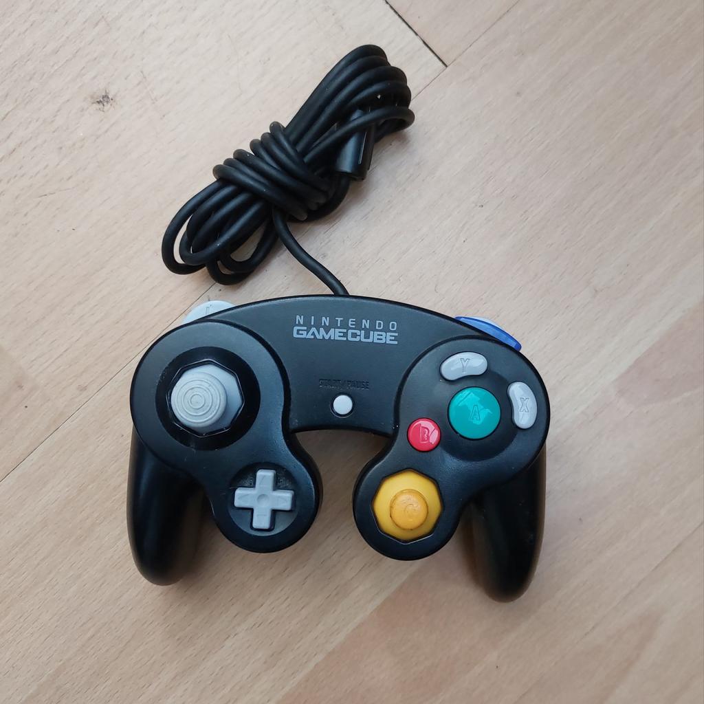 Nintendo Game cube Dol-003 controller Black
Collection from Wolverhampton or delivery can be arranged for petrol cost