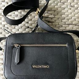 Valentino Bag 💼 Größe ca. 25x20cm. Guter Zustand, allerdings kein Staubbeutel mehr vorhanden. Versand möglich.