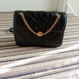 *Brand New with tags* 
New Look ladies black across body bag never used