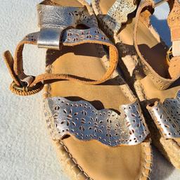 Soludos Anthropologie rose gold sandals with ankle straps real leather uk 7.5. See photos for condition size flaws materials etc. I can offer try before you buy option if you are local but if viewing on an auction site viewing STRICTLY prior to end of auction.  If you bid and win it's yours. Cash on collection or post at extra cost which is £4.55 Royal Mail 2nd class. I can offer free local delivery within five miles of my postcode which is LS104NF. Listed on five other sites so it may end abruptly. Don't be disappointed. Any questions please ask and I will answer asap.
Please check out my other items. I have hundreds of items for sale including bikes, men's, womens, and children's clothes. Trainers of all brands. Boots of all brands. Sandals of all brands. 
There are over 50 bikes available and I sell on multiple sites so search bikes in Middleton west Yorkshire.