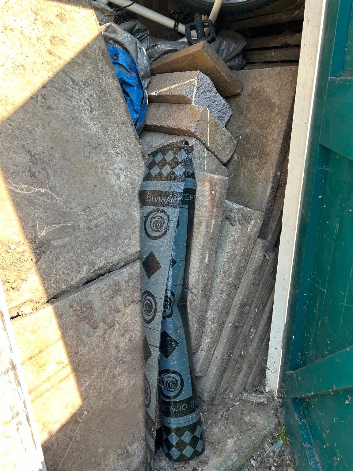 FREE!!!!Slabs in B37 Wood für gratis zum Verkauf | Shpock DE