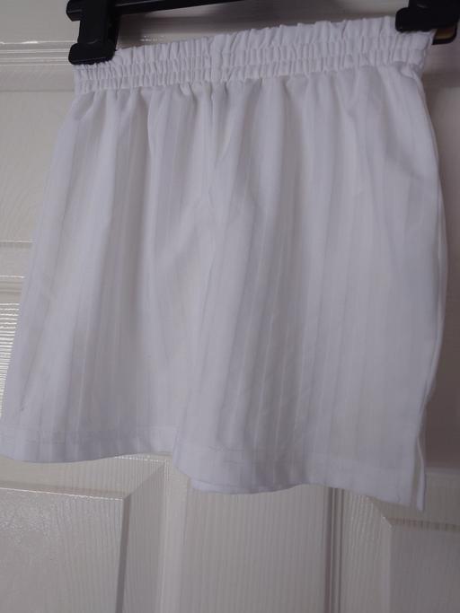 Buy & Sell Leicestershire Charnwood - Photos for Boys white shorts size 5 years