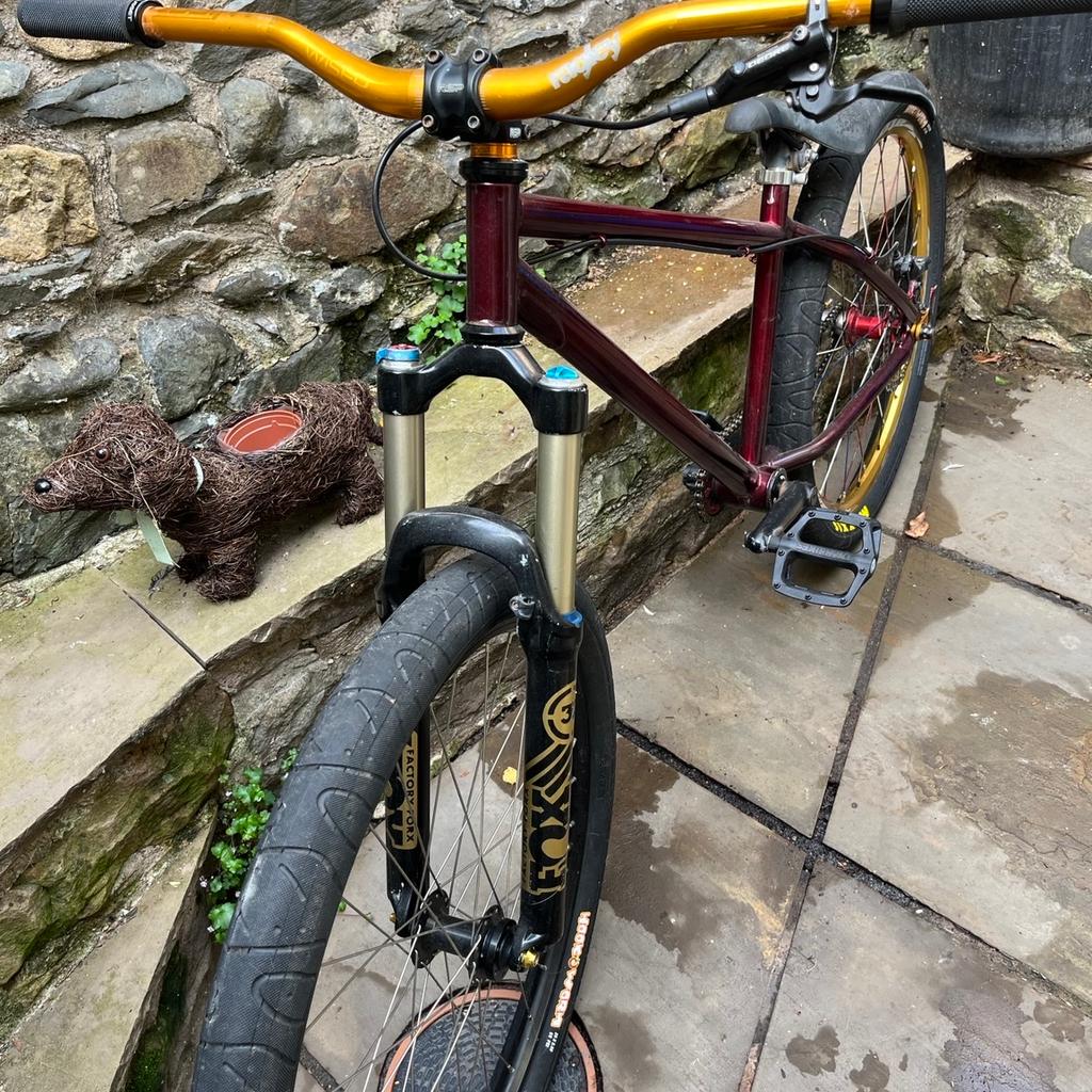 Custom dirt jump bike:

Fox 32 forks
Maxxis Hookworm tyres (brand new)
Ragley Wiser alloy riser bars
Gusset grips (brand new)
RSP stem
DMR V6 pedals (brand new)

Not had the bike long and hardly ridden, selling due to getting a downhill.