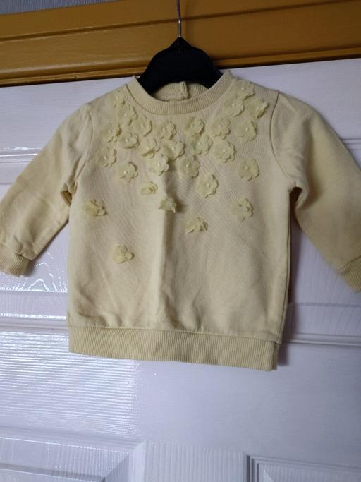 Buy & Sell Leicestershire Charnwood - Photos for Baby girls yellow jumper size up to 3 months