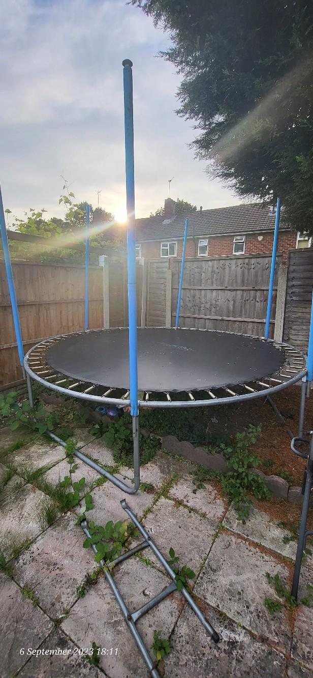 Second hand outlet trampoline