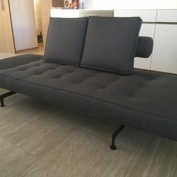 Das Ghia Laser (Schlafsofa/Couch) vereint zeitlosen Stil mit industrieller Eleganz. Mit nur wenigen Handgriffen wird es von einer bequemen Sitzgelegenheit zu einem praktischen Gästebett. Das schlichte skandinavische Design lässt sich mit vielen Einrichtungsstilen einfach kombinieren.

Abmaße: 210x93

Neupreis: EUR 1295