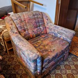Verkaufe schönen vintage Couchsessel mit Blumenmuster. Wurde selten benützt und hat keine Gebrauchsspuren.
Nur Selbstabholung.