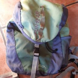 Verkaufe einen Kinderrucksack von Seven Summits in gutem Zustand. Der Rucksack hat eine Deckeltasche und das Fassungsvermögen beträgt 12 Liter.