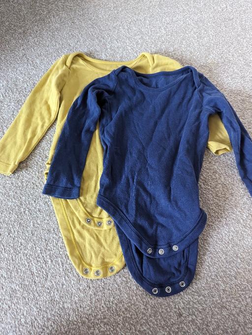 Buy & Sell South West London Norbury - South West London - Photos for 2 John Lewis 12-18 month vests