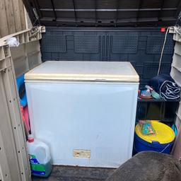 Freezer for sale
Used for outdoors in a small shed, need gone asap as need the space already have another freezer, no longer need this one,
Only needs a tip top wipe down nothing major, defect on the freezer is the whole lid comes off as the hinges are broke still useable as can see
a NEED GONE ASAP AS NEED THE SPACE 
Any questions please feel free to ask thanks