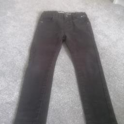 Boys Black Skinny Jeans

Age 3-4yrs