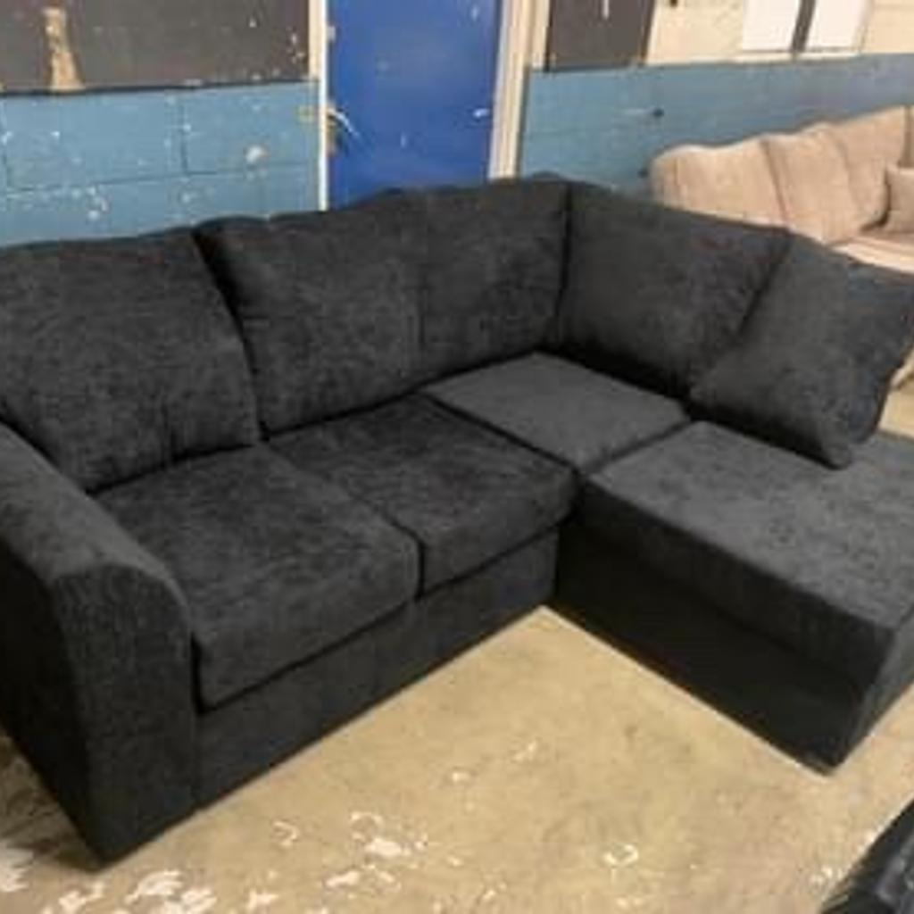 Byron corner Carlton black fabric in S62 Parkgate für 500,00 £ zum