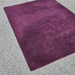 Teppich 240cm x 165cm wie abgebildet mit ein paar kleine leicht zu reinigenden Flecken, nichtraucher Haushalt!