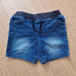 Coole Jeans Shorts für Jungs und Mädels Größe 92.
Nichtraucherhaushalt/tierfrei.
Keine Gewährleistung/Rücknahme.
Versand gegen Kostenübernahme möglich.