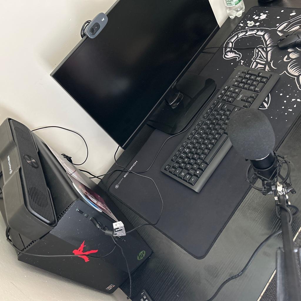 Gaming Bundle in NN16 Kettering für £ 600,00 zum Verkauf | Shpock AT