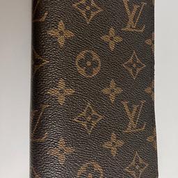 Louis Vuitton Brazzer Vertical wallet
Cash, Card and Coin holders
Zip pocket 
Authentic and still in very good condition