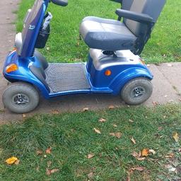 mobility scooter kymco maxi xls 4/8mp work,charger,key,battery 2x75ah...The handbrake doesn't work because the cable is broken,traces of use