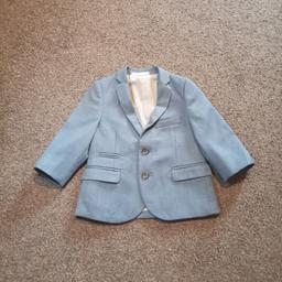 Boys light blue suit with pink shirt and tie. Comes with blazer, waistcoat,trousers in blue, pink shirt with tie. 12-18 months. Been worn once for few hours in very good condition.

Open to all offers