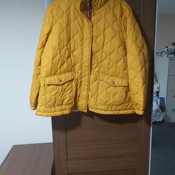 Brand new, both for women/men
size UK 24 please see pictures.
The inside off the coat it has 2 zips at both side so if you don't want to wear the inside warm cloth you could take it off, it also has pockets inside the coat and front off the coat, it's a dark yellow, mustard colour.
please see pictures , great for winter, normal price £125.00
pick up or could deliver for a small charge depending on where u live .