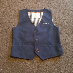 Boys dark blue waistcoat and trousers. 18-24 months. Been worn once in very good condition. Looks like new.

All offers considered