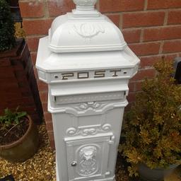 lovely outside post box
would make a lovely wedding day post box 👰🏻🤵
was going to keep and use myself but outside colour scheme changed 🙈
take a look at my other items for sale 👌🏼will need a new lock and key
**For sale on other sites**
