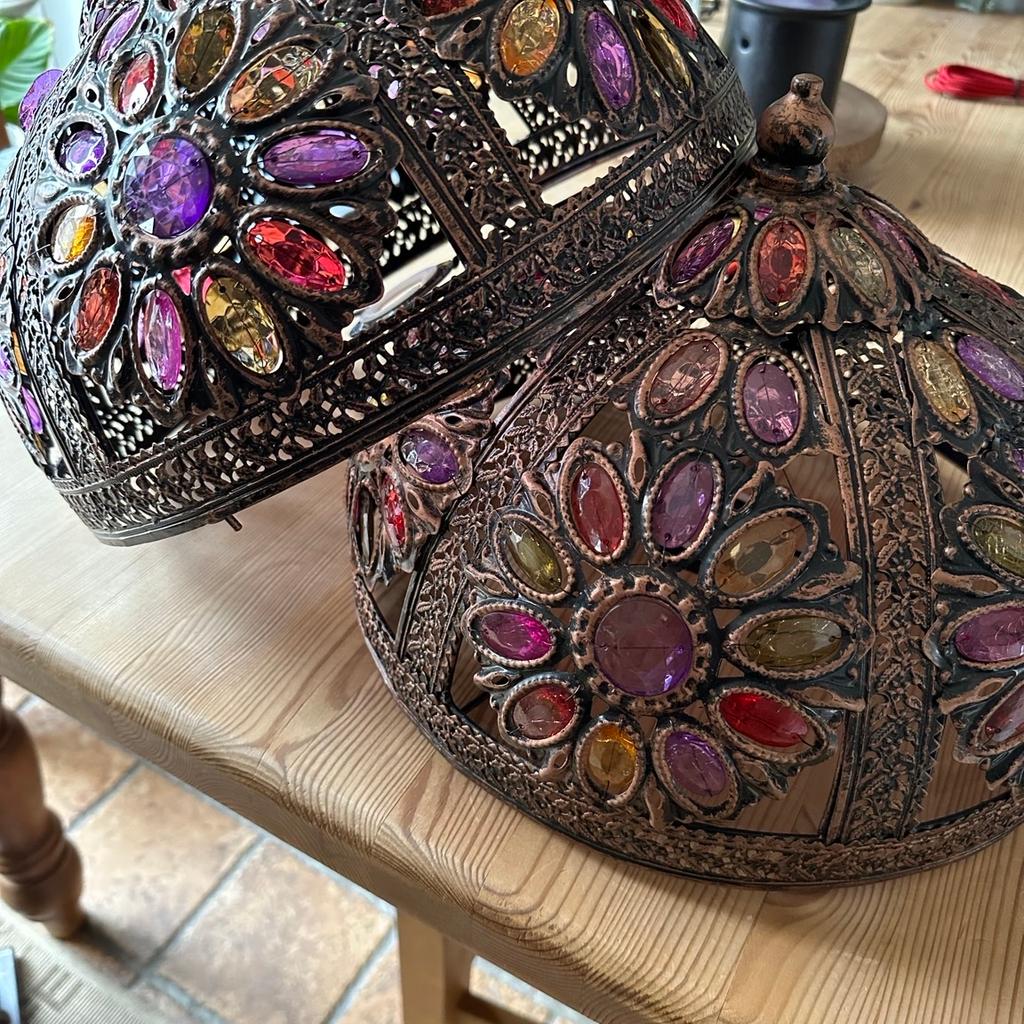 2 beautiful Tiffany style lampshades perfect condition look fabulous on ceiling or lamp😍