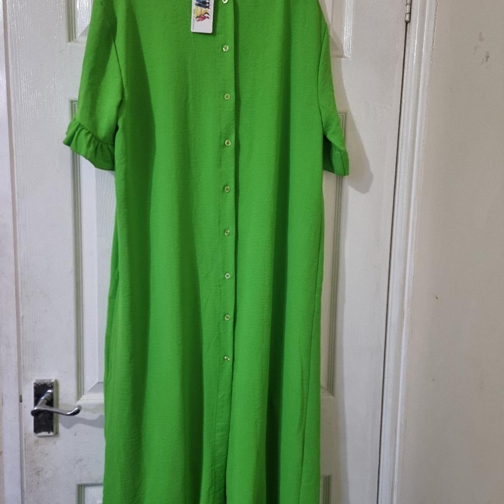 beautiful neon green colour
last picture to show the style of the dress. fully back button beautiful frill dress.
one size will fit from uk 8 to UK 18
Blackburn