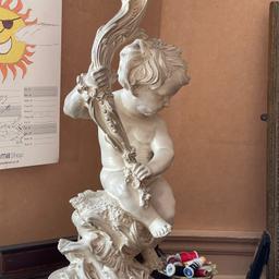 Heavy ceramic cherub table lamp
67 cm heigh base
105 cm overall height

Collection from ground floor flat in London SW3