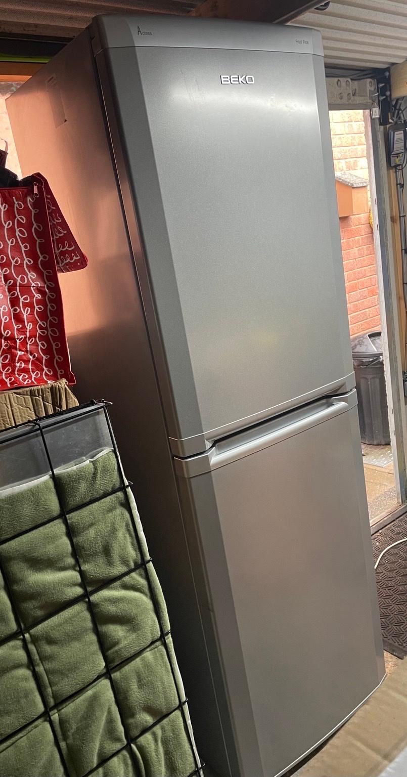 BEKO FROST FREE FRIDGE FREEZER in B34 Birmingham für 100,00 £ zum ...