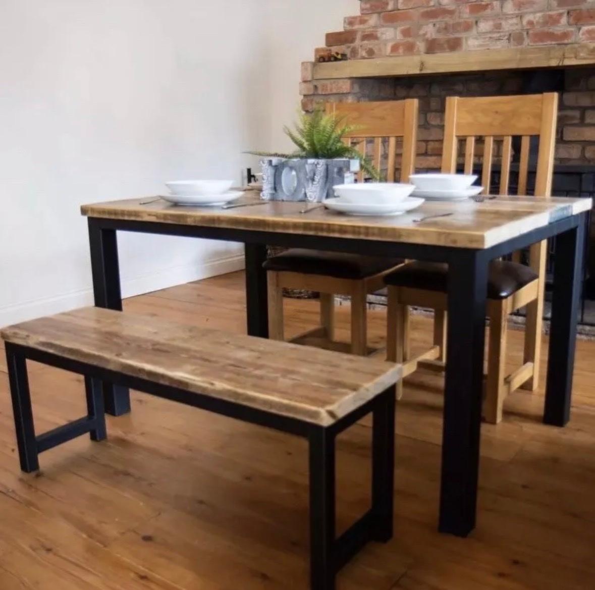 Dining Table & Bench Set in B63 Dudley für 350,00 £ zum Verkauf Shpock DE