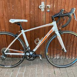 This bike has 700 wheel size and it has 16 gears.This bike has been serviced and is in excellent working order.the frame is carbon so is very lightweight and the frame size is 18.5” inches. Sorry collection only.Sorry no delivery Sorry no delivery.