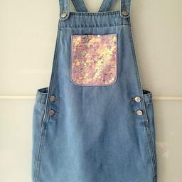 Denim dress with sequin pocket age 8-9.

Collection Fairfield