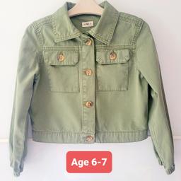Lovely Khaki jacket with star on the back, age 6-7.

Collection Fairfield