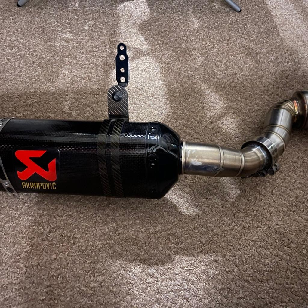 Ktm Duke 125 and Duke 390 de-cat link pipe and recovered original Akrapovic end can. I can fit the system on saturday evening or sunday for extra 20£.