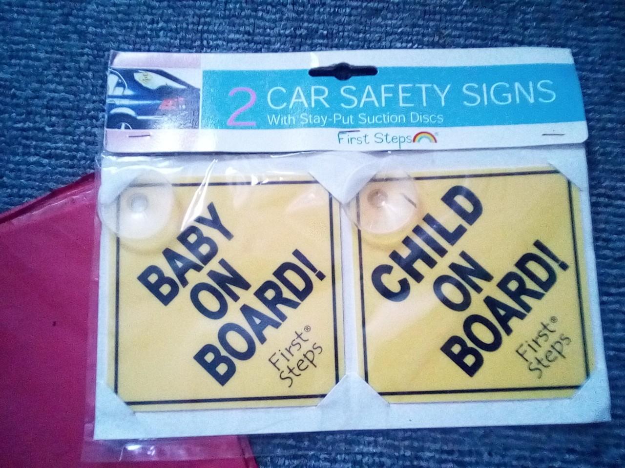 new pack of 2 CAR SAFETY SIGNS in LN9 Lindsey für £ 0,50 zum Verkauf ...