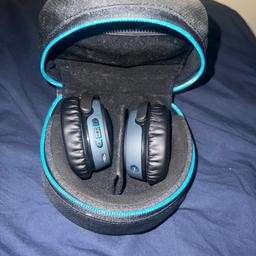 Selling Bose soundlink headphones in good condition
