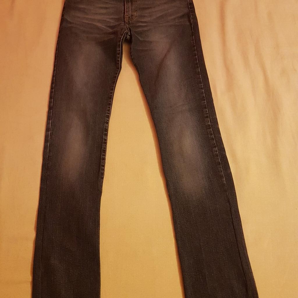 Jeans/ pantaloni marca Miss Sixty tg.S (26), colore blu, in cotone elasticizzato. Usate, in buoni condizioni.
Guarda altri miei annunci e risparmia sulle spese di spedizione.
#pantalone #donna #ragazza #cotone #denim #strappati #elasticizzato #strappi #leggings #skinny #women #pantaloni #jeans #blu #scuro #MissSixty #stretch