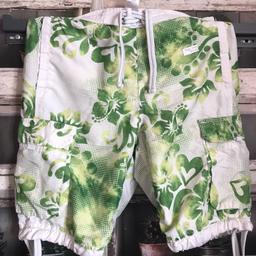 THIS IS FOR A PAIR OF SWIMMING SHORTS THAT WERE WORN FOR A TWO WEEK HOLIDAY. HAVE BEEN IN DRAW SINCE

COMES WITH POCKETS AND ELASTIC WAIST

PLEASE SEE PHOTO