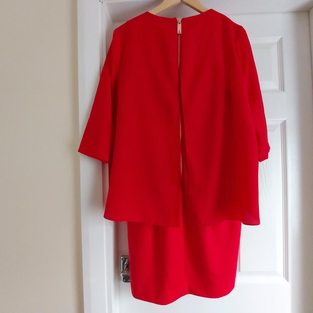 Dress “Ted Baker“London

 Red Colour

New Without Tags

Actual size: cm

Length: 90 cm

Length: 67 cm from armpit side

Shoulders width: 40 cm

Length sleeves: 42 cm

Volume hand: 45 cm

Breast volume: 90 cm – 93 cm

Volume waist: 74 cm – 75 cm

Volume hips: 90 cm – 92 cm

Size: 4, L, 14 ( UK ) Eur 42 , US 10

Outer: 100 % Polyester

Inner: 96 % Polyester
 4 % Elastane

Trim: 100 % Polyester

Made in China