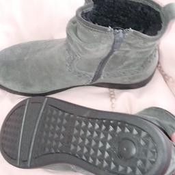 New Hotters wide fit grey boots
Size 3 with side zip fur inside ortholight cost £120
PICK UP ONLY CAN'T DELIVER SORRY
CASH ONLY PLEASE
WN8 8NS