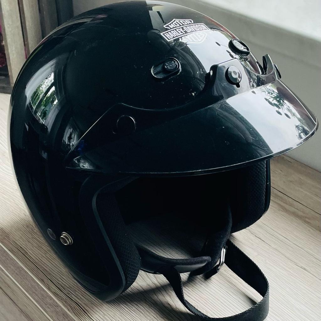 Guter gebrauchter Helm Orginal in Größe XL abzugeben