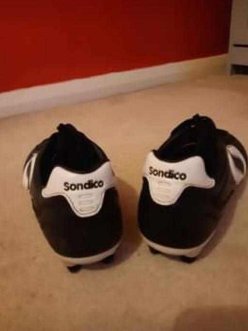 Buy & Sell Buckinghamshire Milton Keynes - Photos for Boys Sondico Football Boots