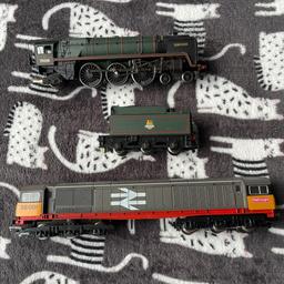 Hornby 00 Gauge Robin Hood Loco
 & Carriages SPARES Bundle.

All untested as don’t have track or power.

Robin Hood appears to sell online for around £50-75 on its own.

All in various conditions & All Untested.

Viewing welcome.

£60 ono