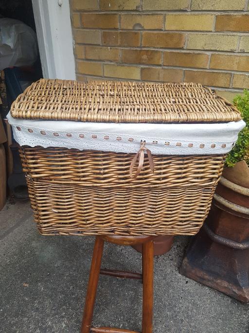 Buy & Sell West Yorkshire Wakefield - Photos for Large wicker basket