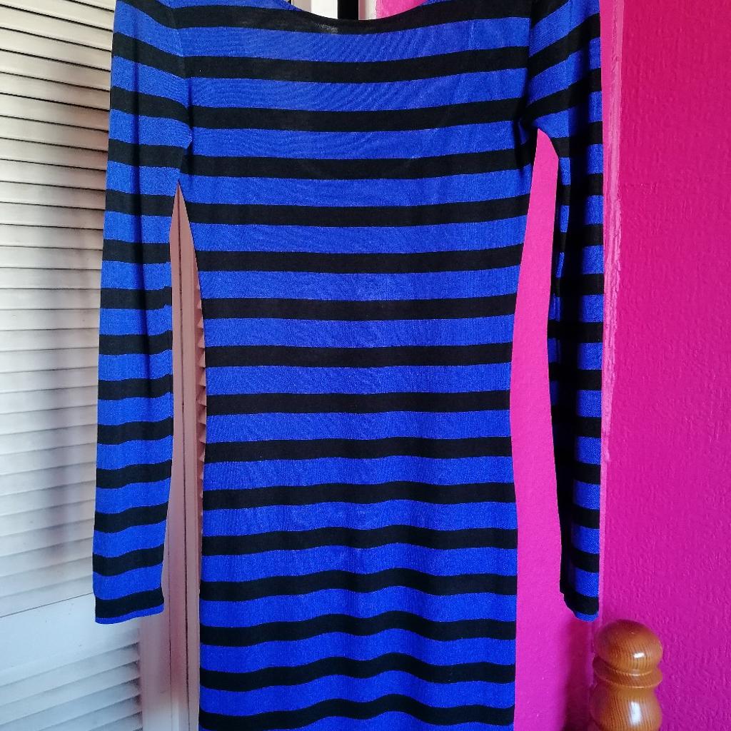 A bundle of 5 different dresses!!

Forever 21, short leg, v-neck, hunter green and black striped, body fitting, dress. Size: S. Brand new!!

Forever 21, long sleeve, blue/black striped, body fitting dress. Size: S.

Grey, sleeveless, pleated, knee length, dress. Size: 8.

Black, sleeveless, zip dress, covered in gold sequins at the front. Size: 10.

H&M, black, long sleeve, body fitting, dress. Size: S.

NOTICE: ALL OF THESE DRESSES REMAIN IN A GREAT LOOKING AND WEARABLE CONDITION!!