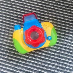 Toy camera, plays music and pretend camera noise when pressed the camera button and the flash bit pops up too to mimic a real camera.
Needs batteries.

£2

Can deliver to surrounding areas of B33 for £1 per mile, otherwise collection only.
Please see other items listed, thank you :)