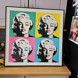 Marilyn Monroe picture in Andy warhol style
some signs of wear and tear.
still a beautiful picture no longer needed